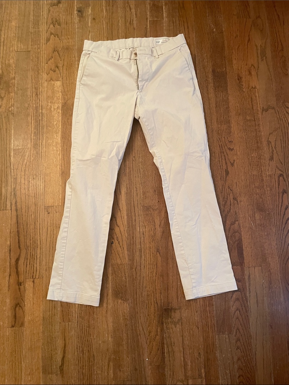 GAP Men’s Light Beige Chino Pants